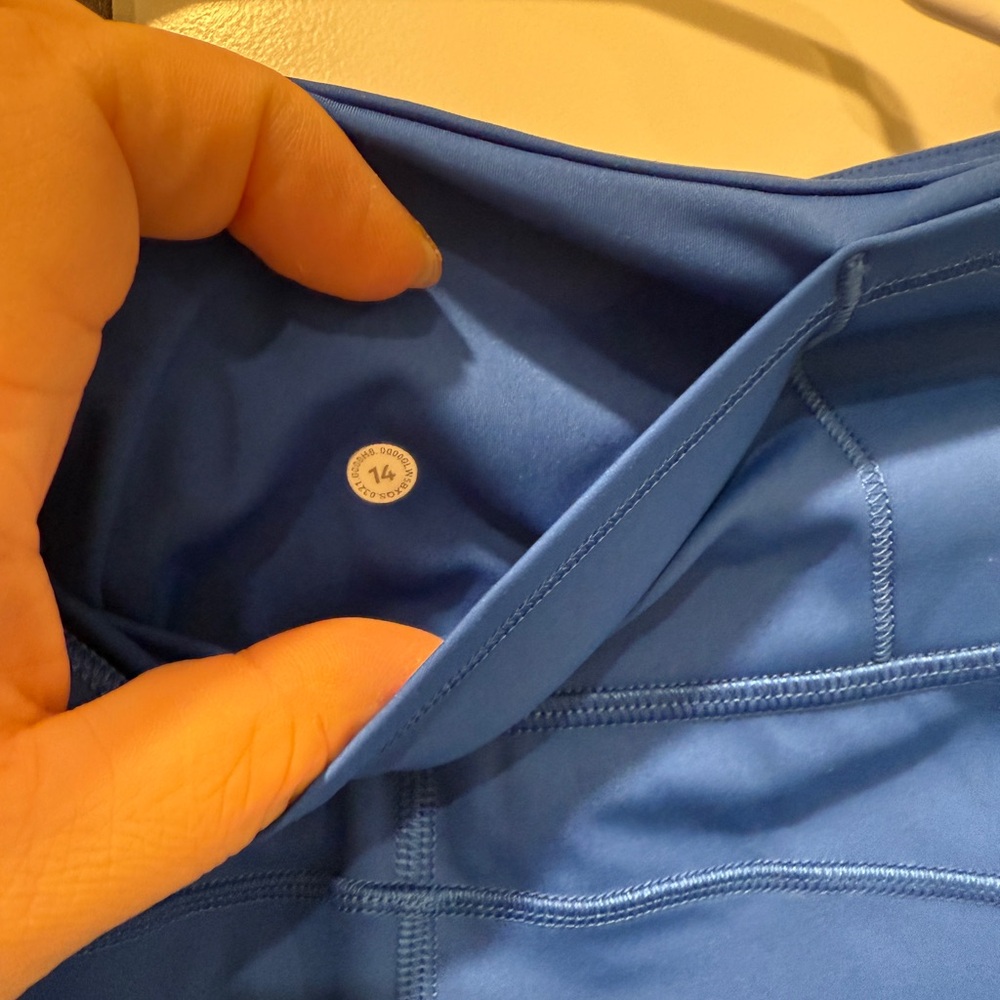 Lululemon - Picture 3 of 3